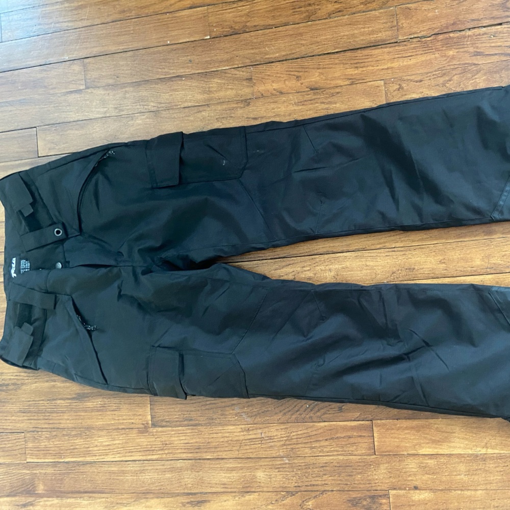 Women’s black snow/ski pants